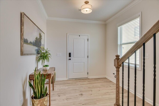 Building Photo - 6233 High Top Ln