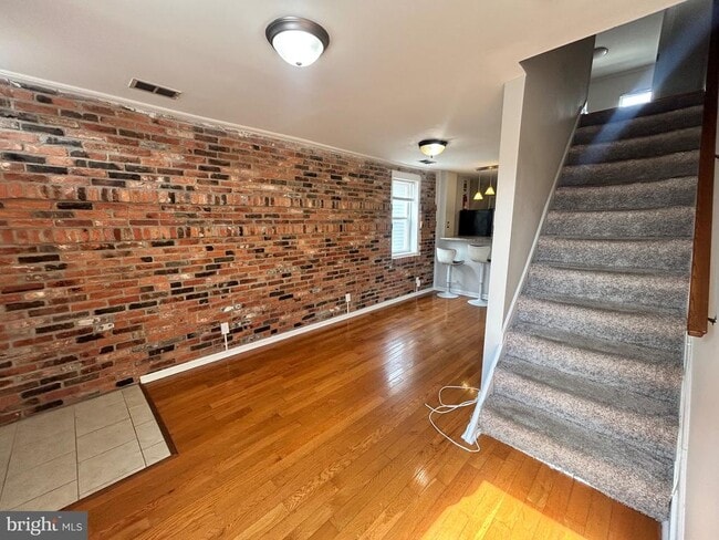 Building Photo - 40 E Barney St