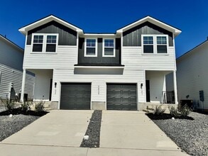 Building Photo - Luxury 3-bedroom, 2.5-bathroom Duplex in Saint Hedwig, TX!