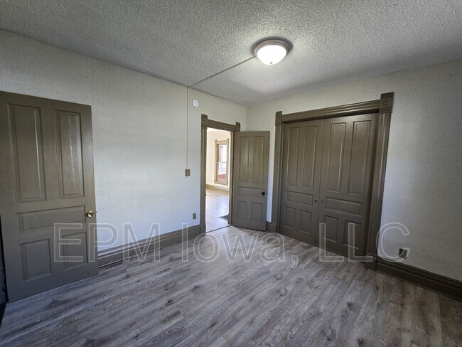 Building Photo - 333 Cottage St