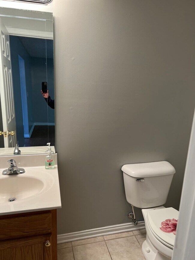 Building Photo - Florence Ct