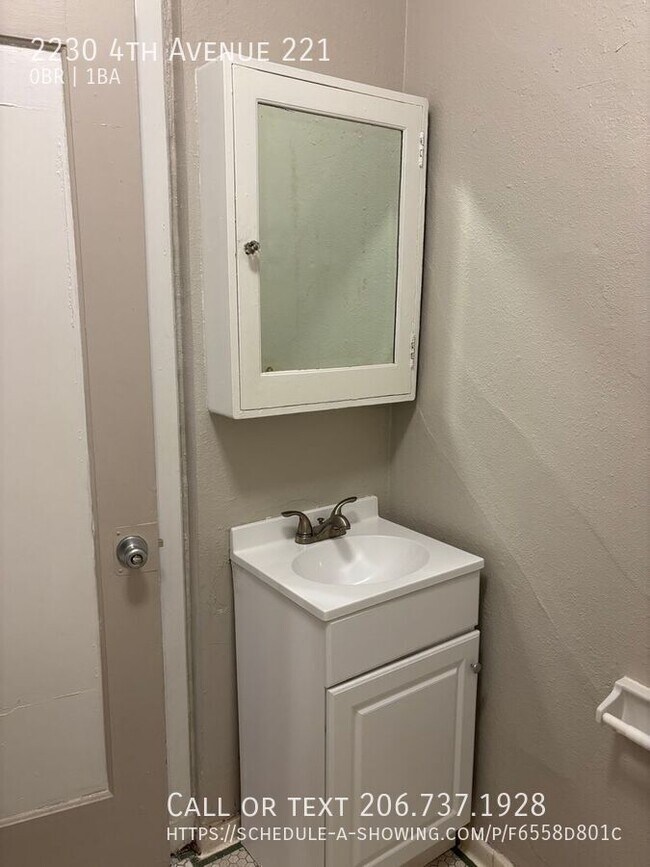 Building Photo - 2230 4th Ave