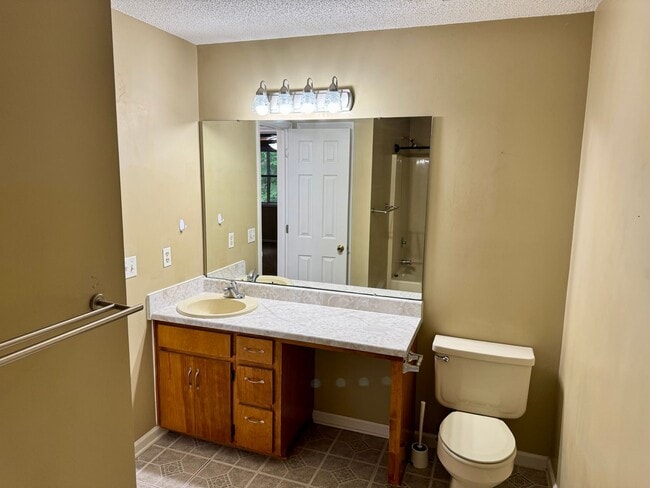 Building Photo - 156 Woodfield Pl