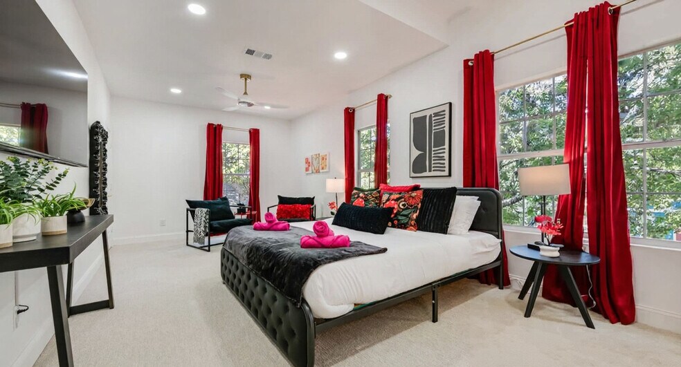 Building Photo - 5624 Eastside Ave