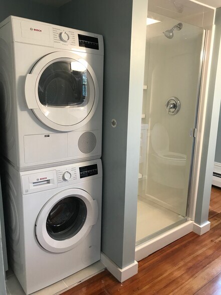 Washer/Dryer - 46 Hopkins Ln