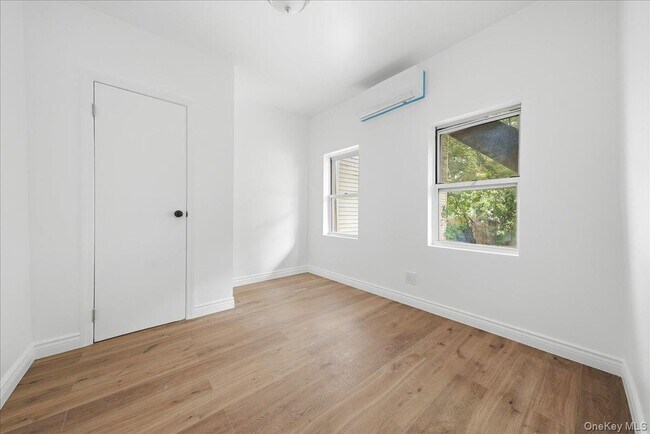 Building Photo - 17 Lamartine Ave