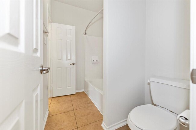 Building Photo - 35 Quillwood Pl