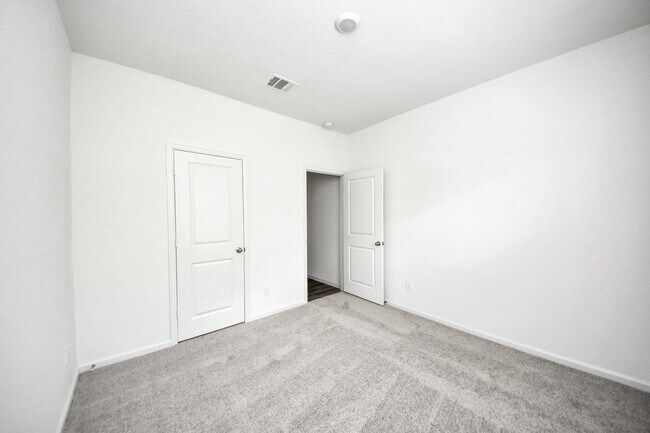 Building Photo - 10307 Malta Trce Dr