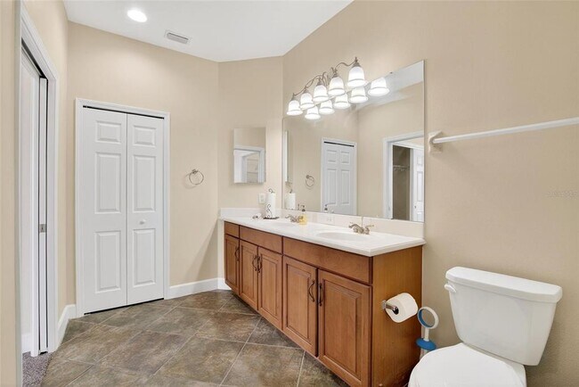 Building Photo - 210 Shell Falls Dr