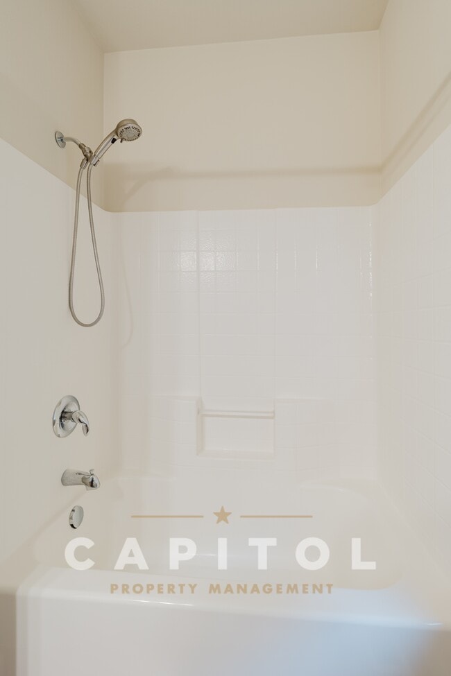 Building Photo - 3166 Vista Verde Ln SW