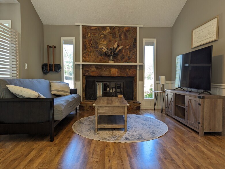Living room - 3726 Overland Cutoff