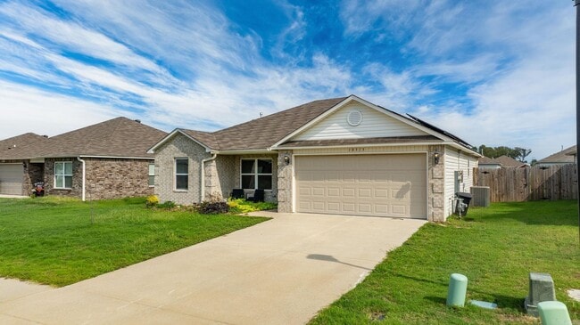 Building Photo - 10313 Brandi Kay Dr
