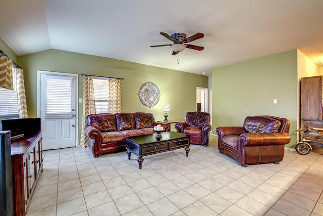 Building Photo - 1048 Decker Dr