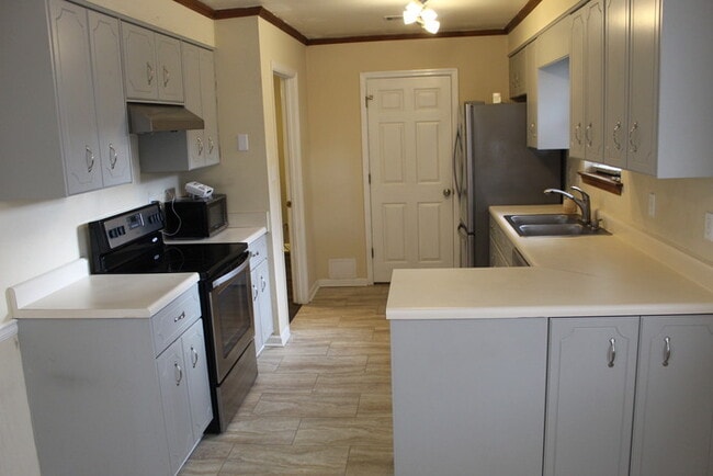 Building Photo - Rental Home