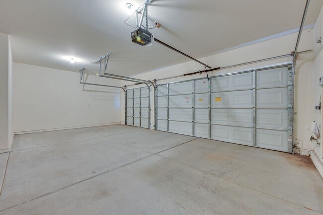 Building Photo - SW!! Southern Highlands!!! 4 Bedrooms!!!  ...