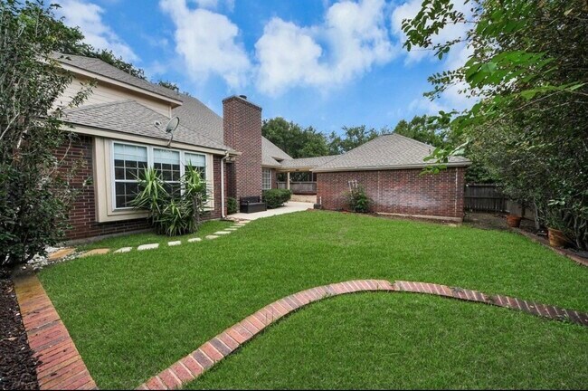 Building Photo - 1003 Clarenda Falls Dr