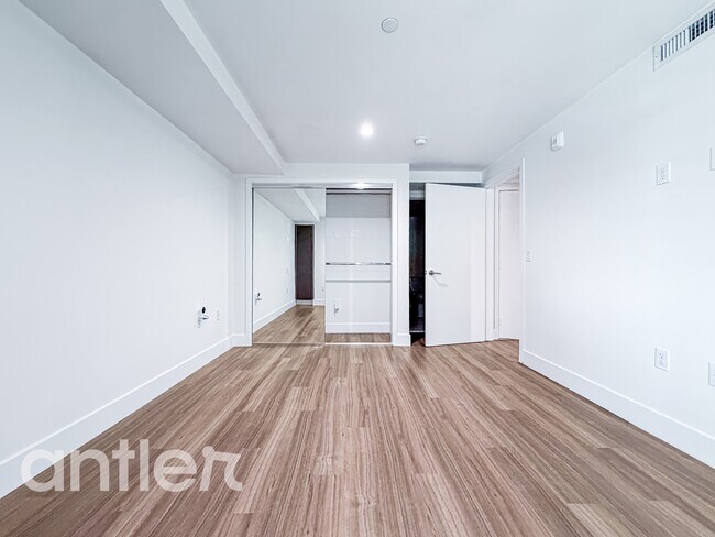 Building Photo - 1538 Purdue Ave