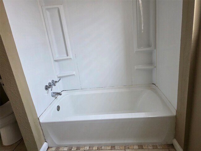 Building Photo - 1502 Oleander