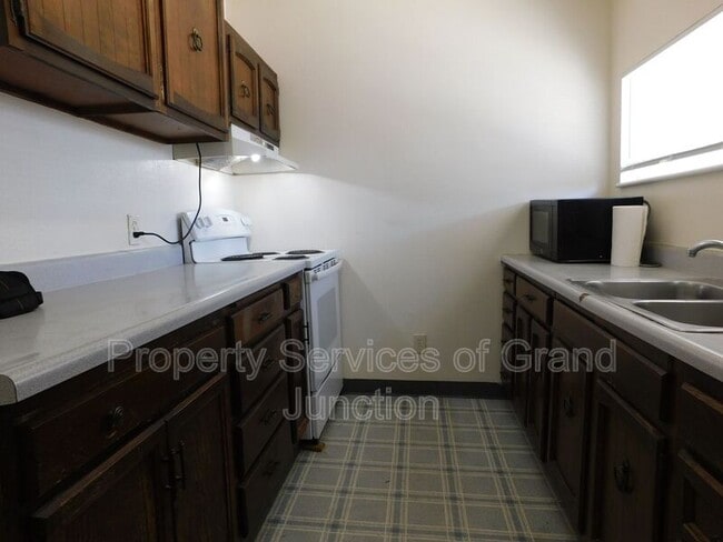 Building Photo - 140 Gunnison Ave