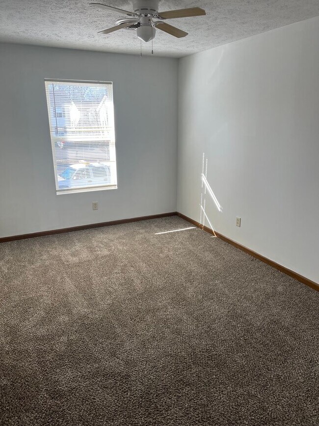 Building Photo - 1227 Sanpat Ln
