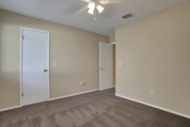 Building Photo - 11151 Stoney Point Ln W