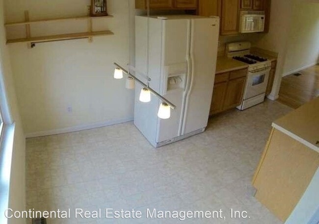 Building Photo - 3 br, 3.5 bath House - 646G Oakwood Avenue