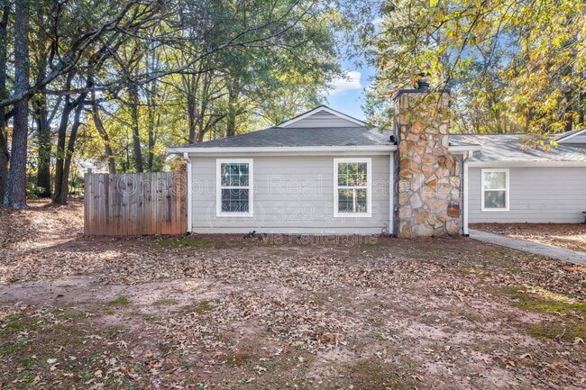 Primary Photo - 2020 Whitfield St