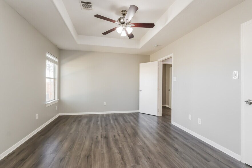 Building Photo - 16257 Sun View Ln