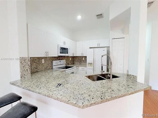 Building Photo - 7772 NW 114th Pl