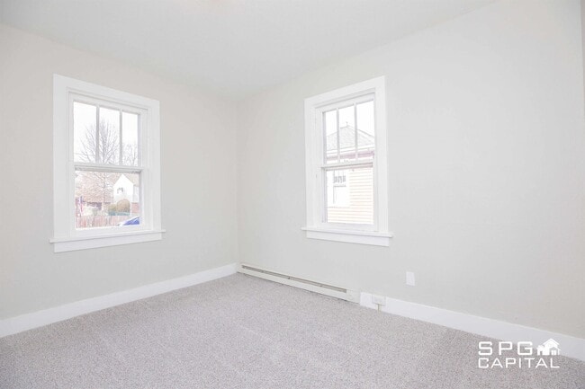 Building Photo - 228 8th St