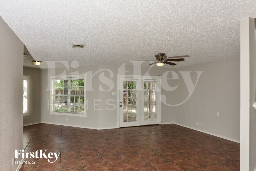 Building Photo - 13391 Greenstone