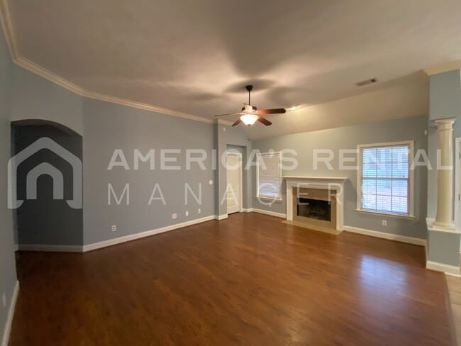 Building Photo - 6253 Sycamore Dr