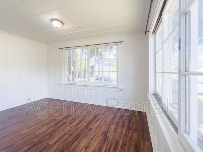 Building Photo - 2205 Hyde St