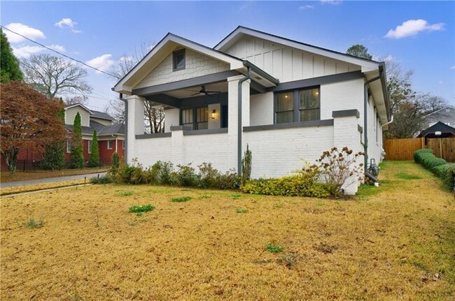 Building Photo - 349 Altoona Pl SW