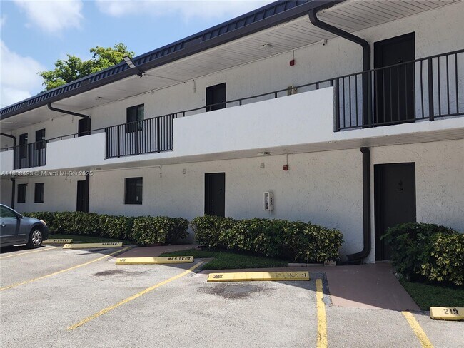 Building Photo - 19600 SW 110th Ct