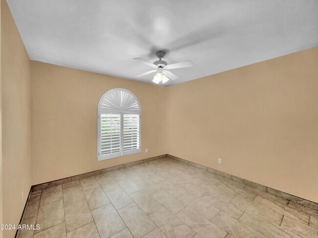 Building Photo - 15036 N Dogwood Ln