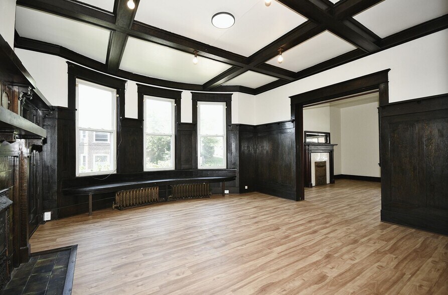 Building Photo - 201 Giffin Ave
