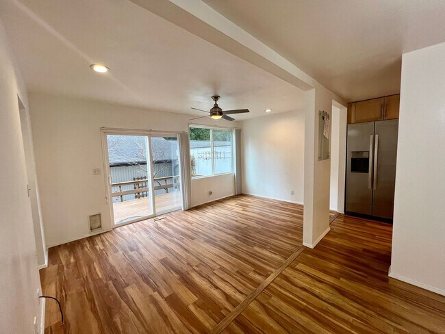 Building Photo - Westside Condo w/ Pool & Garage (Water Included)