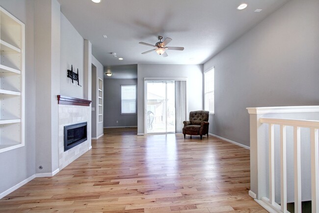 Building Photo - The Meadows 2 bed 2.5 bath Patio home low ...