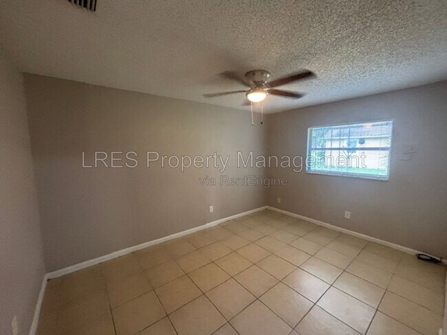 Building Photo - 1020 S Bay Ave