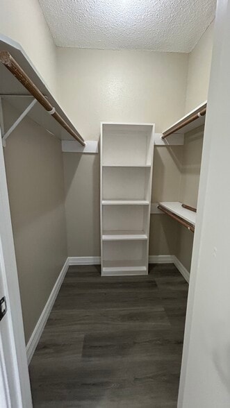 Building Photo - 8333 Sands Point Dr