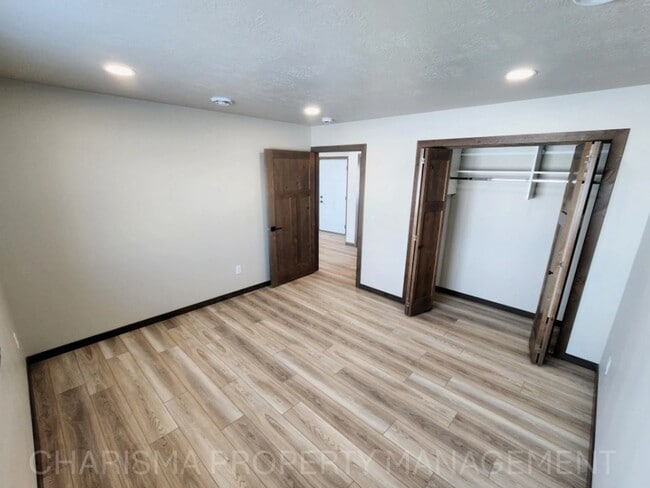 Building Photo - 1605 Neil Ave