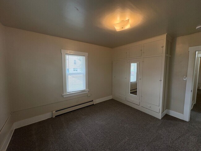 Building Photo - 929 22nd St