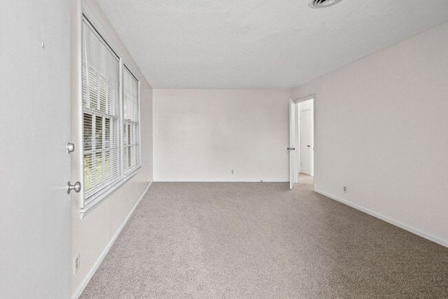 Interior Photo - Tandy Drive-98/124