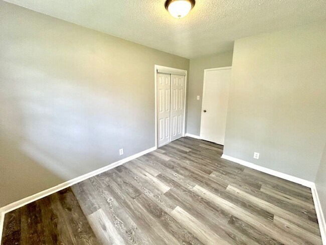 Building Photo - 6117 Colfax Rd NW