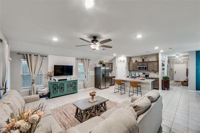 Building Photo - 315 Patina St