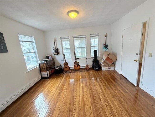 Building Photo - 27 Conwell Ave