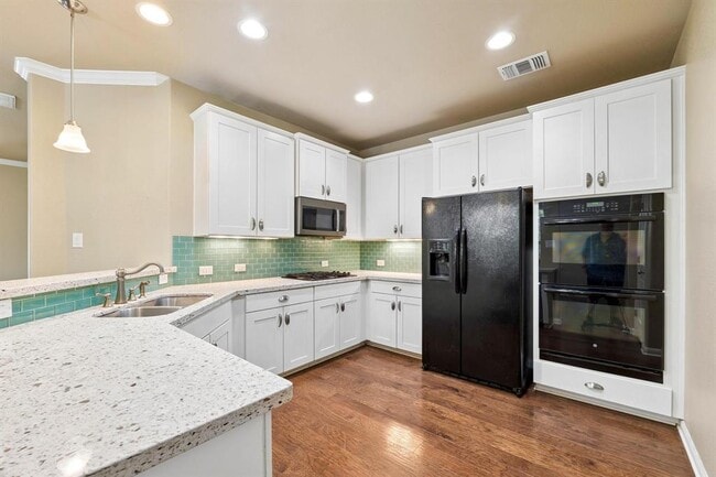 Building Photo - 501 S Meadowlark St