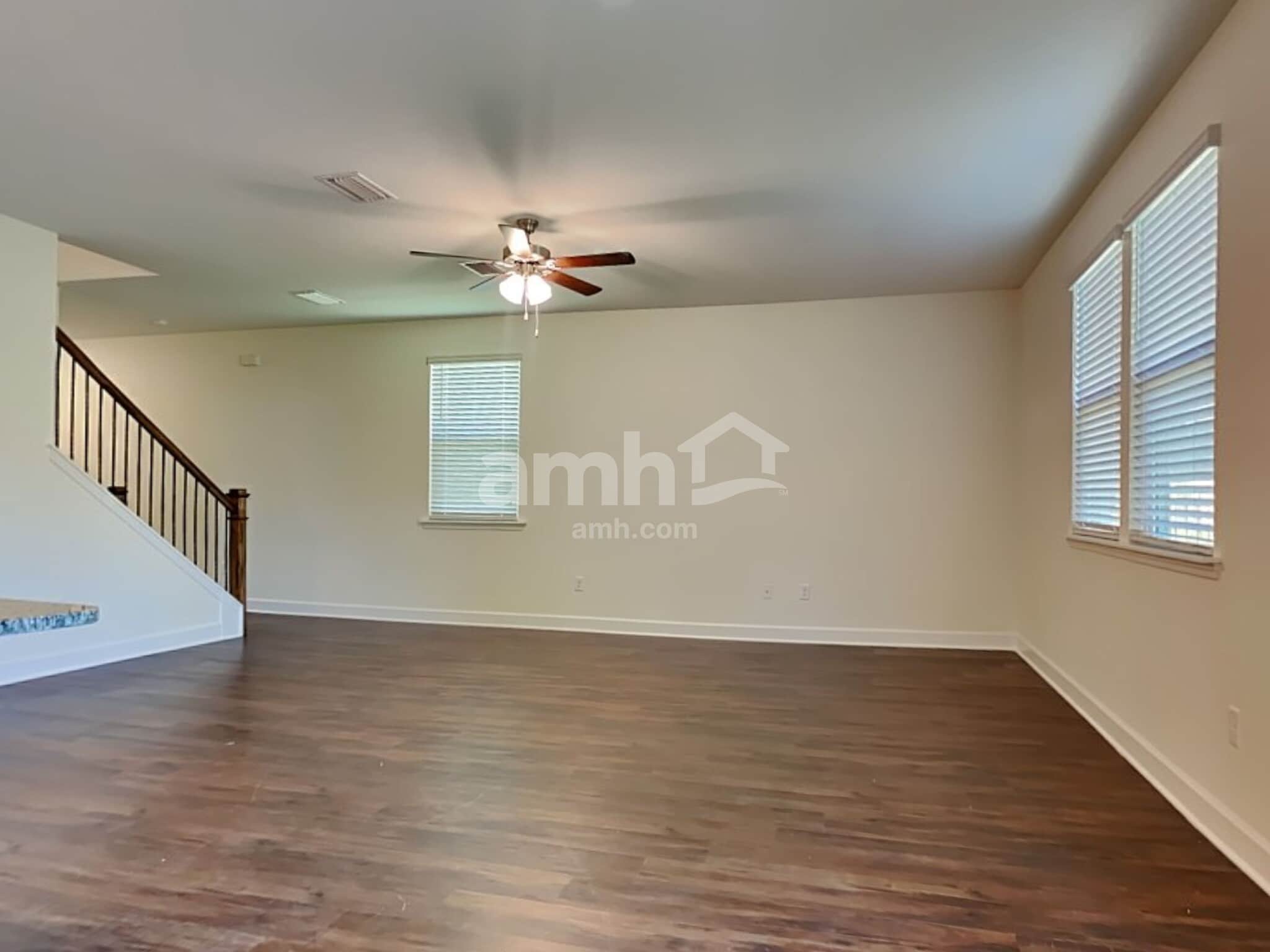 Building Photo - 998 Tan Tara Trl