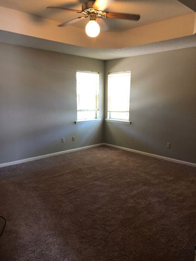 Building Photo - 3 Bedroom/2 Bath home in Lowndes County